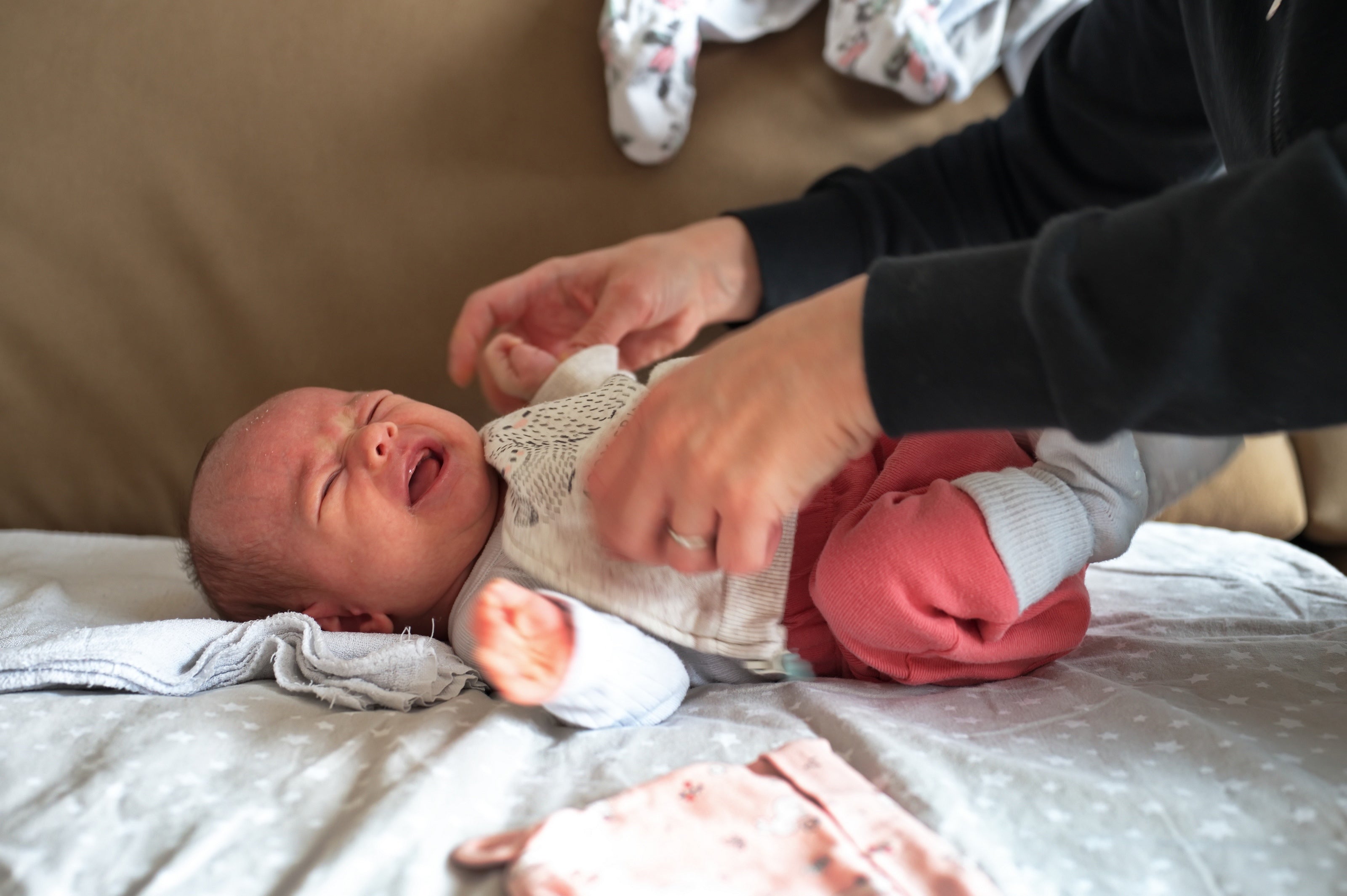 Winter Colic in Babies: Understanding Why Symptoms Can Feel Worse